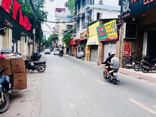 Cực hiếm hoàng công chất, 64m2*5t, vỉa hè rộng, 3 ô tô tránh, kinh doanh hái ra tiền, chỉ nhú 13 tỷ