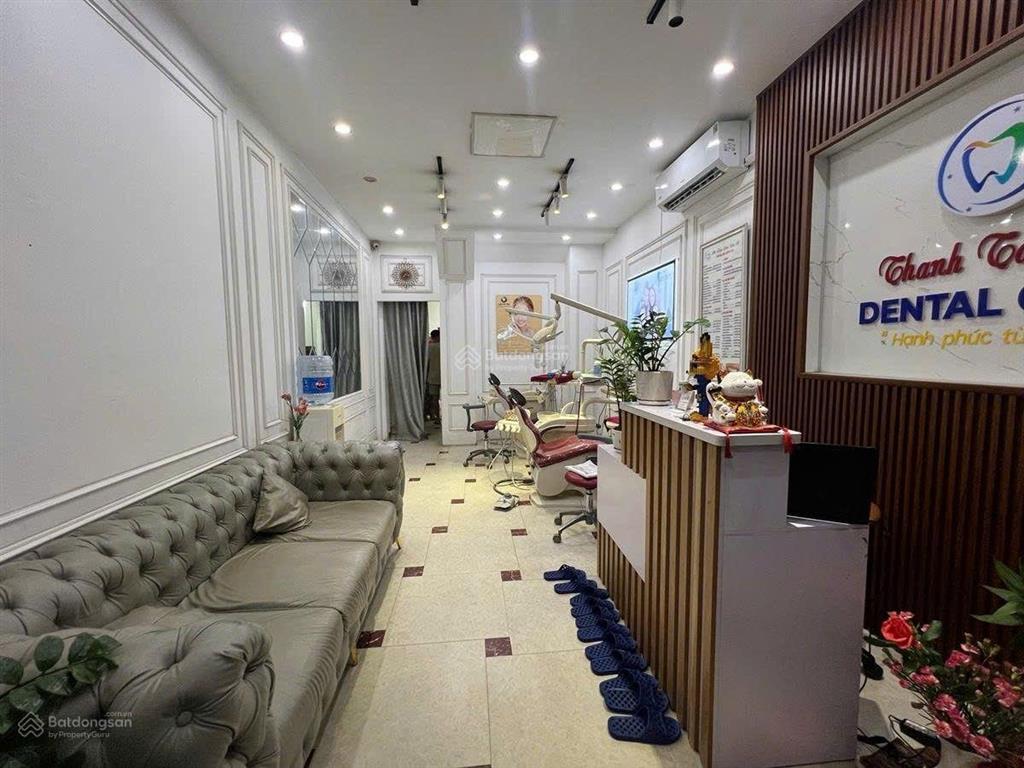 Cực hiếm hoàng công chất, 64m2*5t, vỉa hè rộng, 3 ô tô tránh, kinh doanh hái ra tiền, chỉ nhú 13 tỷ