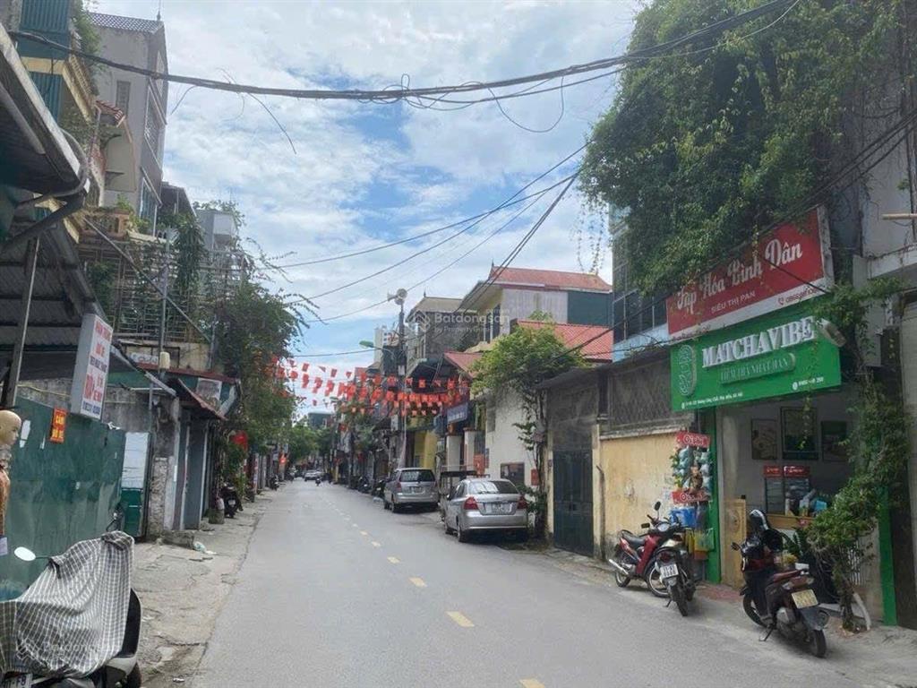 Cực hiếm hoàng công chất, 64m2*5t, vỉa hè rộng, 3 ô tô tránh, kinh doanh hái ra tiền, chỉ nhú 13 tỷ