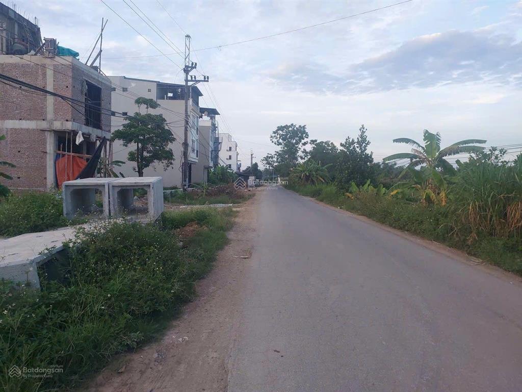 Cắt lỗ sốc hòa lạc, đất mặt đường đồng trạng, full thổ cư, đông dân, gần đh fpt, đhqg, chỉ 3.x tỷ