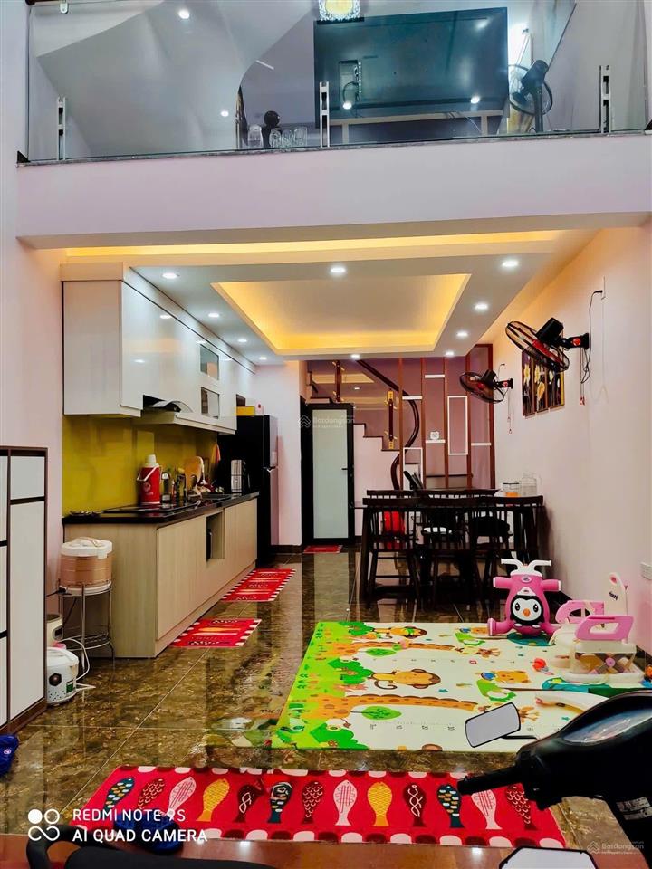 Siêu phẩm cầu giấy, 40m2*5 tầng*4 ngủ, lô góc 2 thoáng, nhà dân xây đẹp, giá chỉ 6.99 tỷ