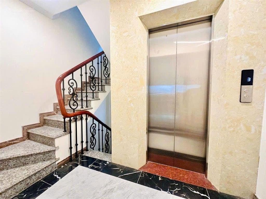 Sốc! nhà mai dịch 50m2, 7 tầng thang máy, 2 mặt ngõ, cách phố ô tô tránh 10m, chỉ nhỉnh 8 tỷ
