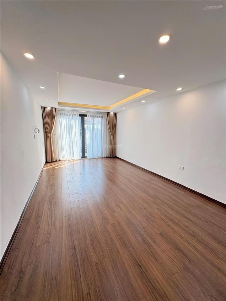 Bán nhà riêng tại 649 lĩnh nam, 8,2 tỷ, 38m² giá siêu hời hàng hiếm