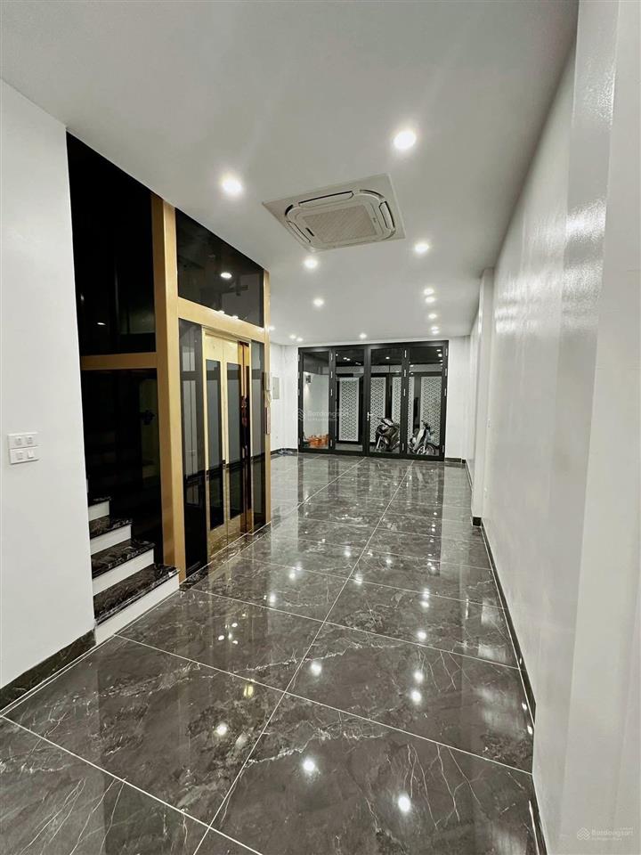 Nhà mặt phố trung tâm quận hai bà trưng  80m2 5 tầng thang máy