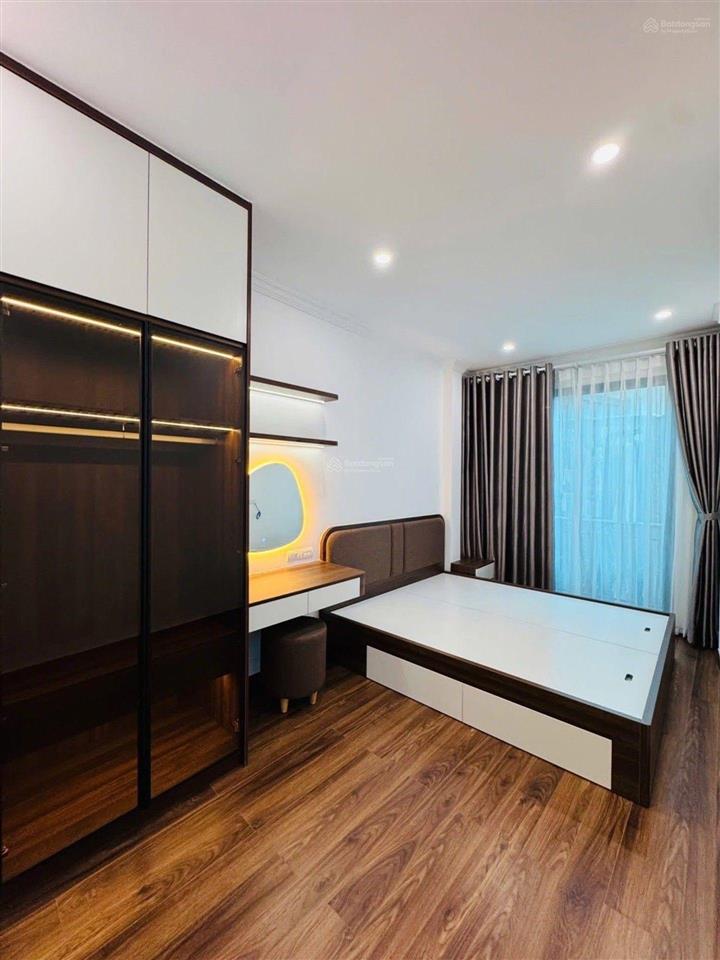 Bán nhà giang văn minh, ở ngay, thang máy nhập khẩu, 40m, hơn 10 tỷ
