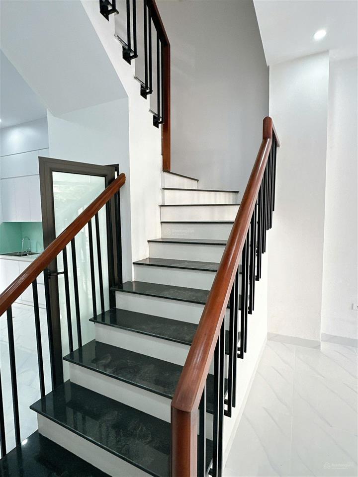 Mình cần bán nhanh căn góc 48m2, đã hoàn thiện 2 tầng, tổng xây dựng 192m², giá chỉ 6,3 tỷ