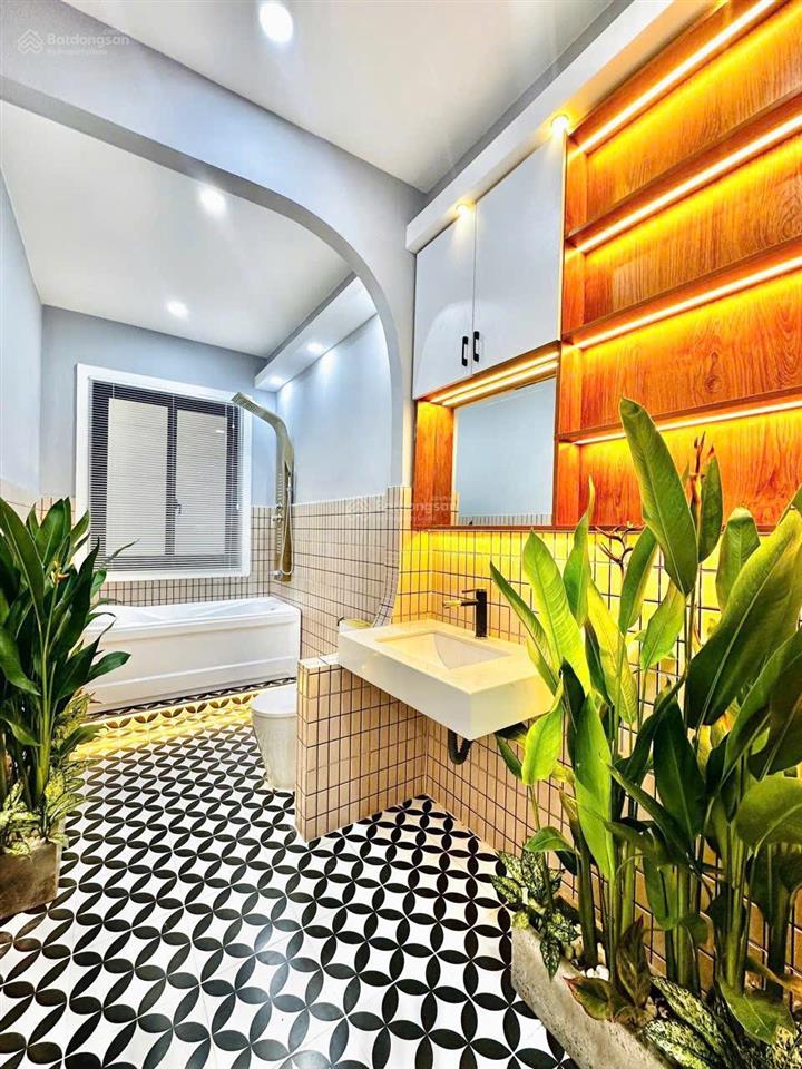 Nhà đẹp  1/ xe hơi thống nhất, gò vấp  tiện mở văn phòng, spa chỉ 7 tỷ 200tr