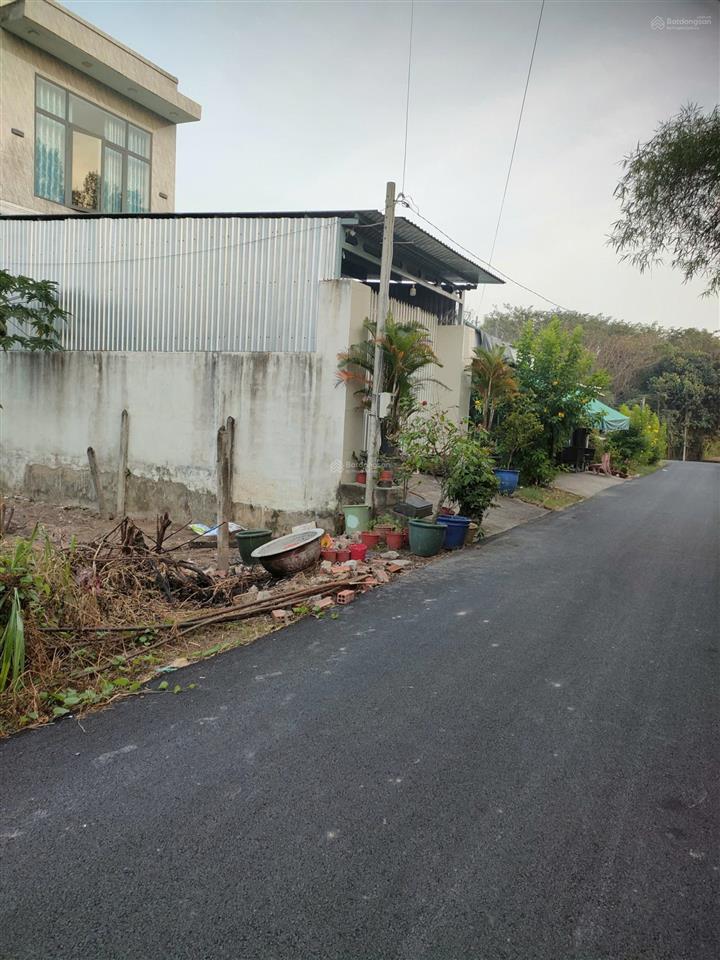 Cần bán gấp đất phú hòa đông củ chi 5x26,5m full thổ cư xây dựng ngay, xung quanh nhà đông đúc