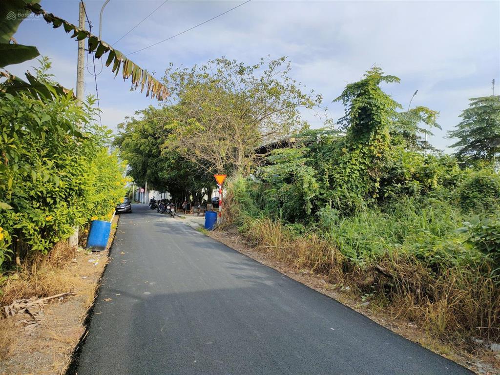 Cần bán gấp đất phú hòa đông củ chi 5x26,5m full thổ cư xây dựng ngay, xung quanh nhà đông đúc