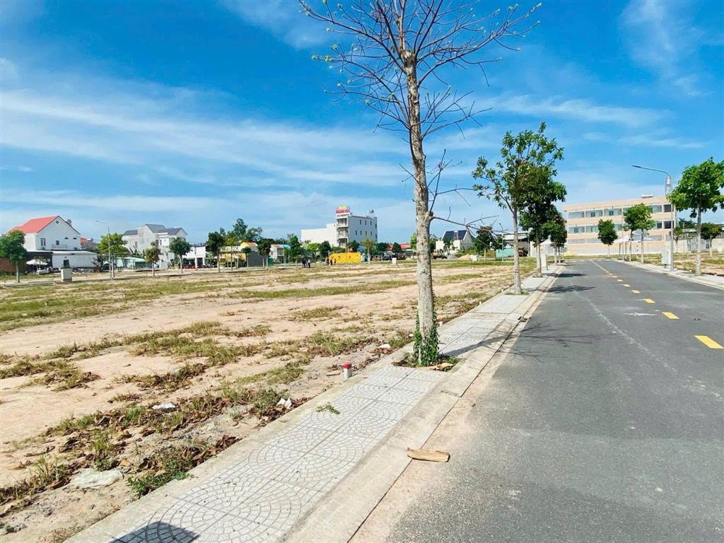 Bán đất nhơn trạch  mặt đường lý thái tổ cách cầu cát lái 1km  giá chỉ 20tr/m2 shr