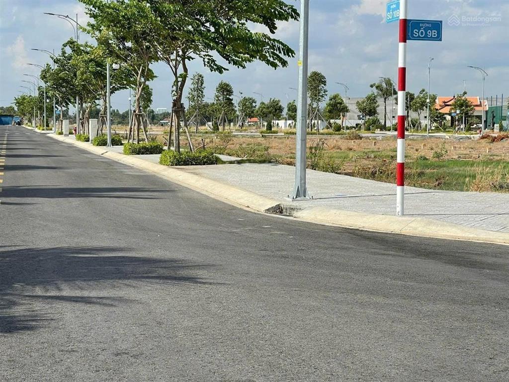 Bán đất nhơn trạch  mặt đường lý thái tổ cách cầu cát lái 1km  giá chỉ 20tr/m2 shr