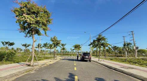 Bán đất sân bay long thành full thổ cư  mặt đường lớn 60m  sổ riêng  giá chỉ 12 triệu/m2