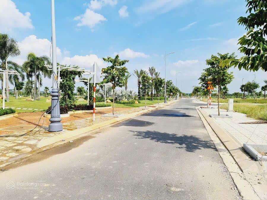 Bán đất sân bay long thành full thổ cư  mặt đường lớn 60m  sổ riêng  giá chỉ 12 triệu/m2