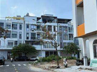 Góc 2 mặt tiền hoà minh 27 và hoà minh 28 gần biển, gần khu c phương trang đang mở bán