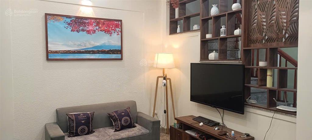Cần cho thuê nhà riêng 40m2x5 tầng tại phố phú xá, p.phú thượngtây hồ