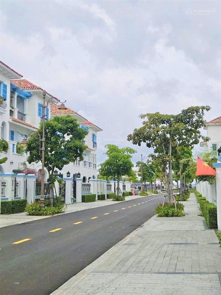 18.5 tỷ căn bt feria bãi cháy đi bộ 40m ra mặt biển