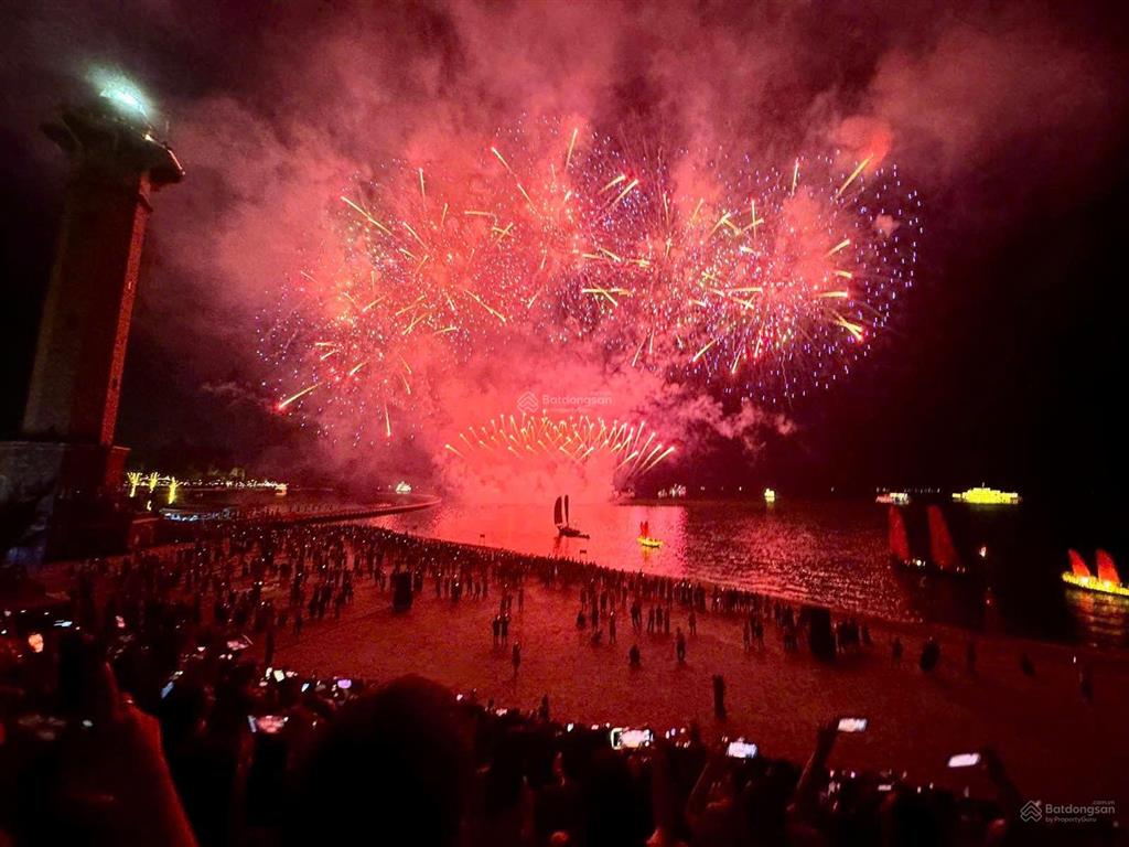 18.5 tỷ căn bt feria bãi cháy đi bộ 40m ra mặt biển