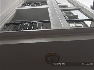 Nhà đội cấn 45m 5 tầng  ô tô vf3 lùi cửa