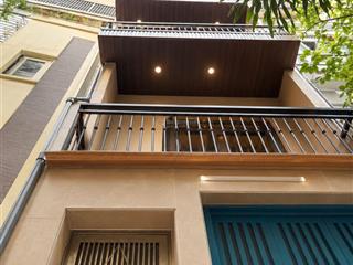Đội cấn 45 * 5 tầng vf3 đỗ cửa hơn 10 tỷ ngõ thông đội cấn  kim mã  gvm