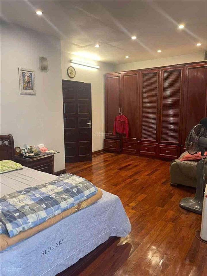 Bán nhà riêng 120m2, 23,5 tỷ đẹp, nhiều tiện ích tại ngọc hà, ba đình, hà nội