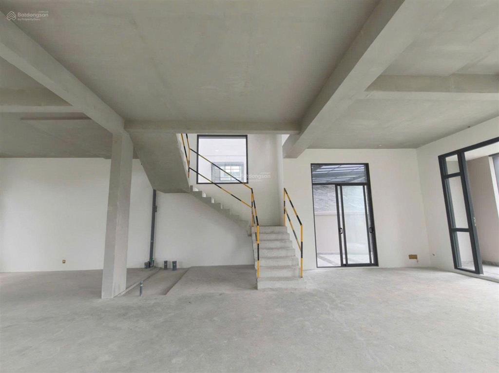 Gấp bán biệt thự đơn lập khu compound 270m2 (15m x 18m) liên phường, liền kề global city quận 2