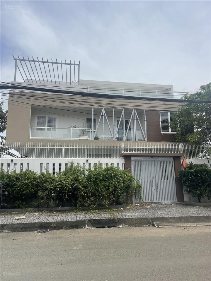 Biệt thự góc 2 mặt tiền 20m đường liên phường, liền kề global city, ngang 13.3m 3 lầu mới