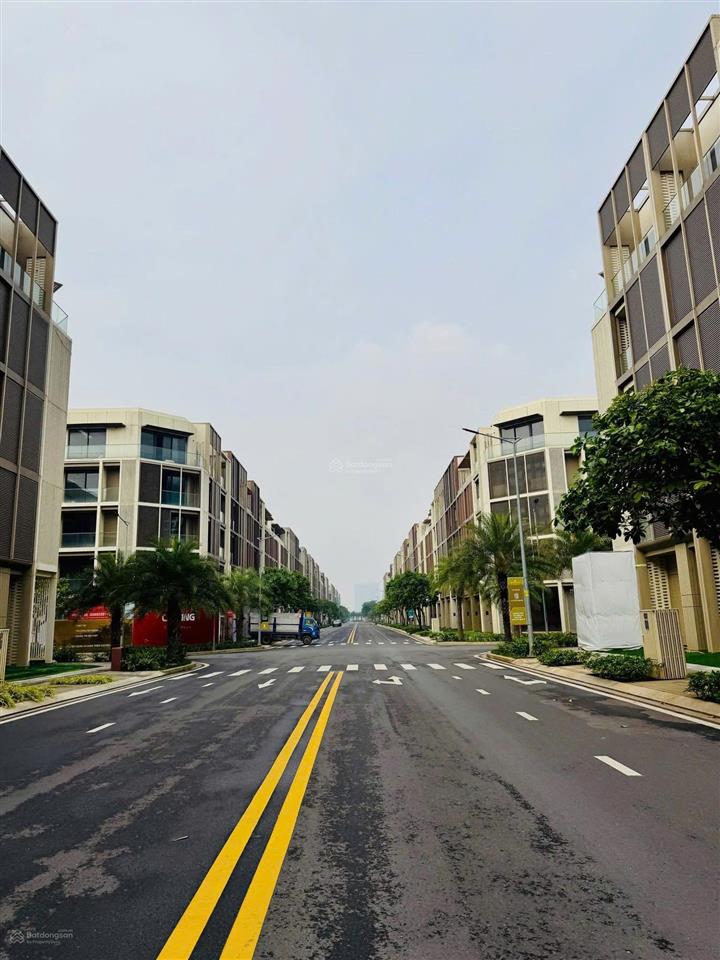 Gấp bán 300m2 đất biệt thự view sông, 15m x 20m , trục đường liên phường, global city giá 27 tỷ tl