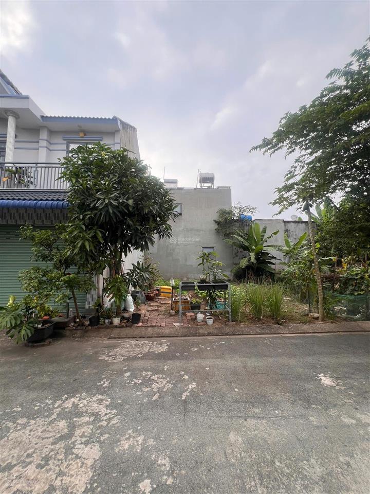 Ngang 7,6m ngay bưng ông thoàn gần liên phường, mặt tiền đường 8m full thổ cư