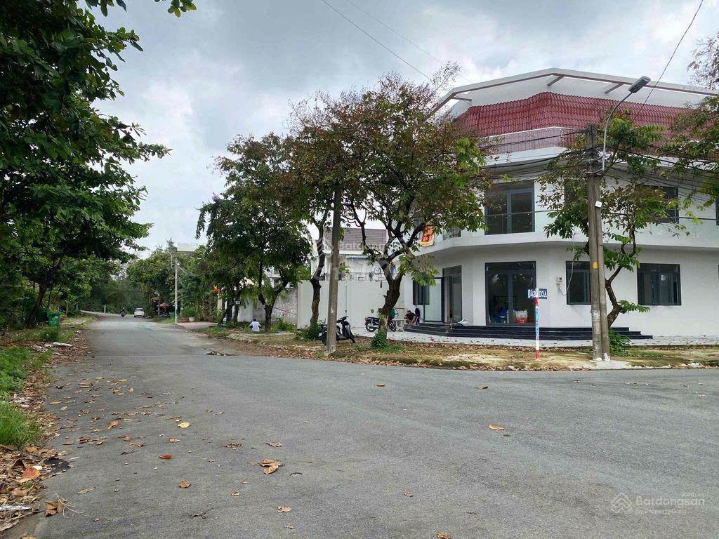 Gấp bán đất biệt thự view sông ngang 10m đường liên phường liền kề global city mặt tiền đường 16m