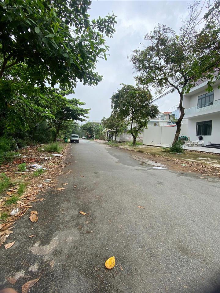 Gấp bán đất biệt thự view sông ngang 10m đường liên phường liền kề global city mặt tiền đường 16m