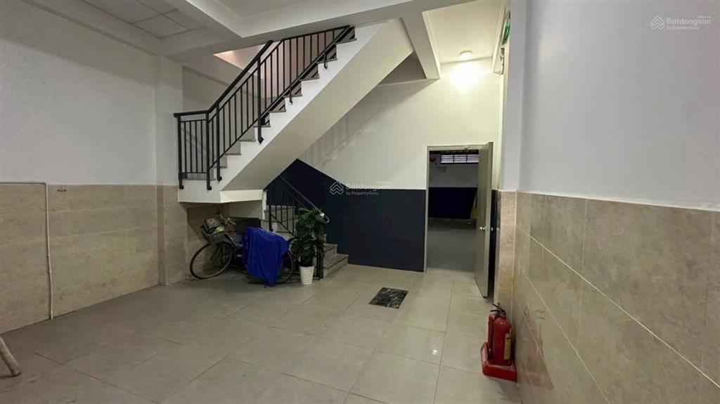 Nhà 4 tầng 5m x 22m (110m2) mặt tiền đường 20m sẵn dòng tiền 30tr/tháng cạnh đh marketing giá 7,6tỷ