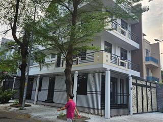 Nhà phố 3 lầu góc 3 mặt tiền view công viên, khu dân cư liên phường global city, trong vành đai 2