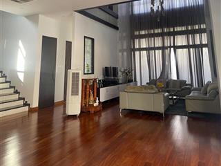 Căn góc 3 mặt thoáng biệt thự rivera cove nội thất cao cấp . dt 388m2 giá 65 tỷ thương lượng.
