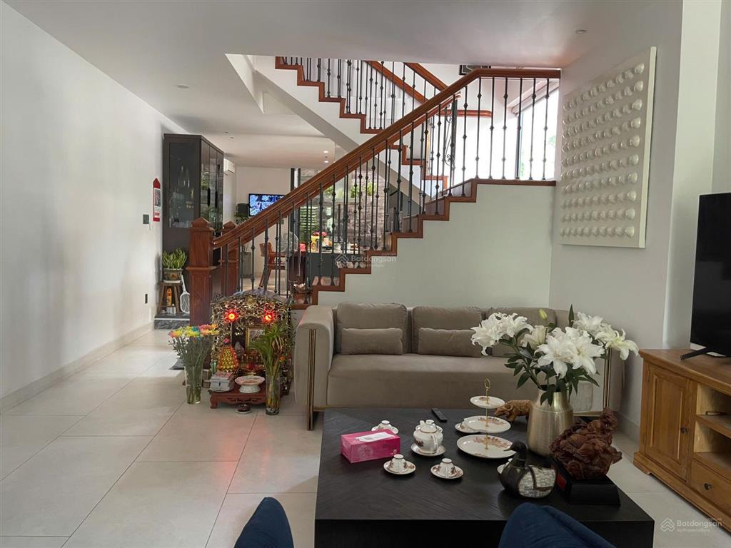 Hiếm! nhà 3 lầu góc 2 mặt tiền đối diện công viên kdc nam long liên phường liền kề global city