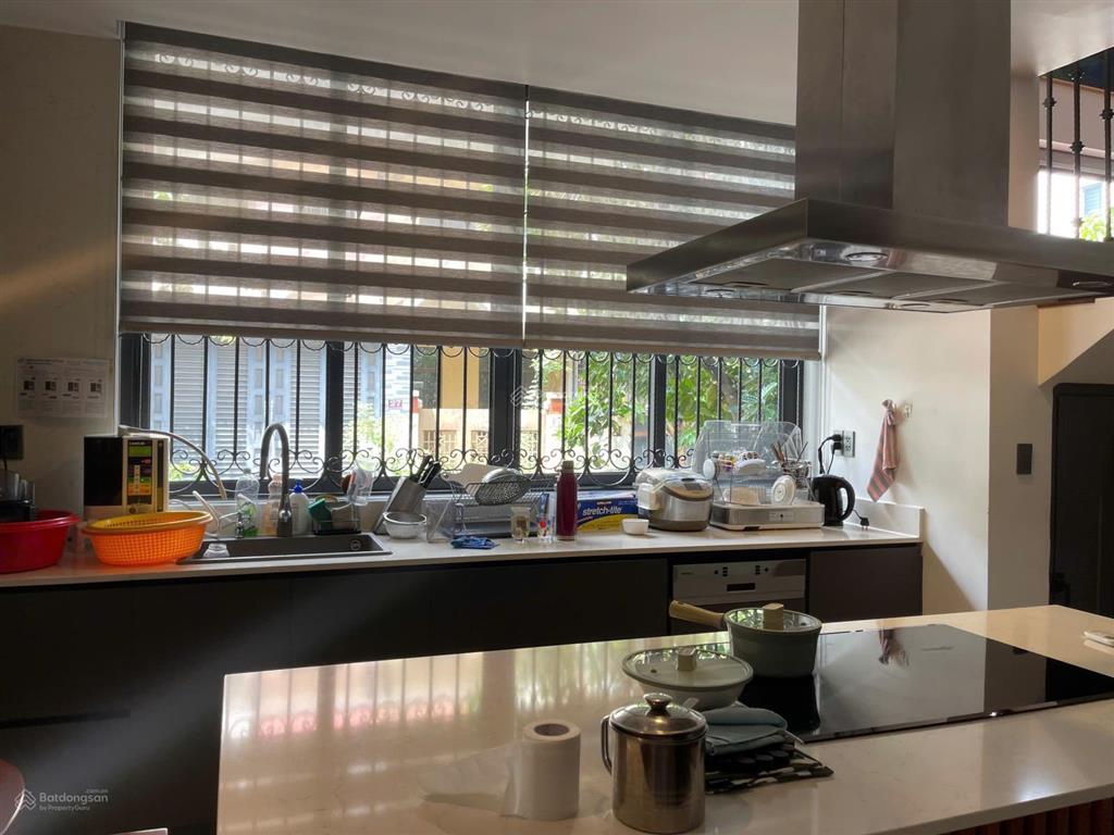 Hiếm! nhà 3 lầu góc 2 mặt tiền đối diện công viên kdc nam long liên phường liền kề global city