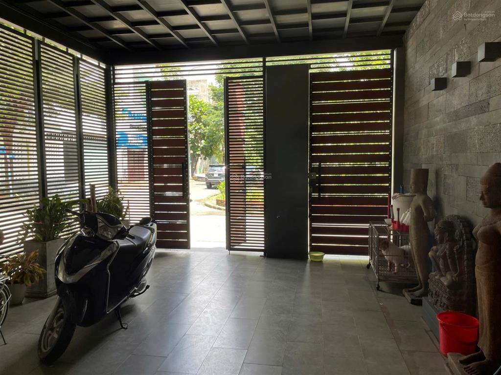 Hiếm! nhà 3 lầu góc 2 mặt tiền đối diện công viên kdc nam long liên phường liền kề global city