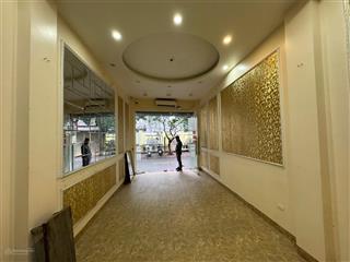 Cho thuê nhà 5 tầng mặt phố chùa quỳnh, hbt (có thang máy)