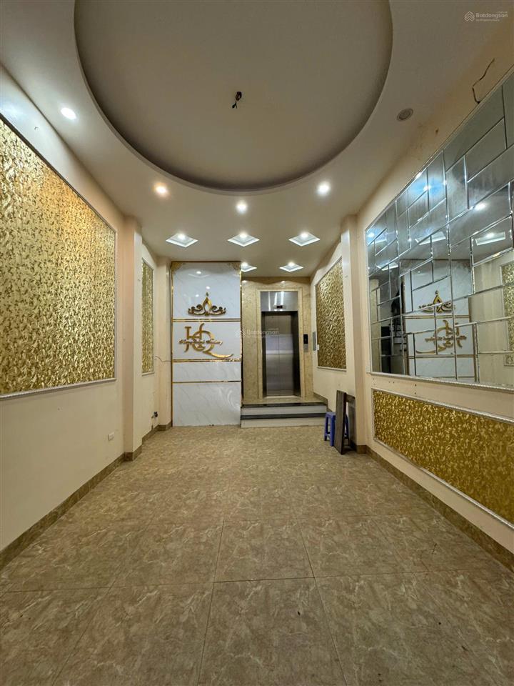 Cho thuê nhà 5 tầng mặt phố chùa quỳnh, hbt (có thang máy)
