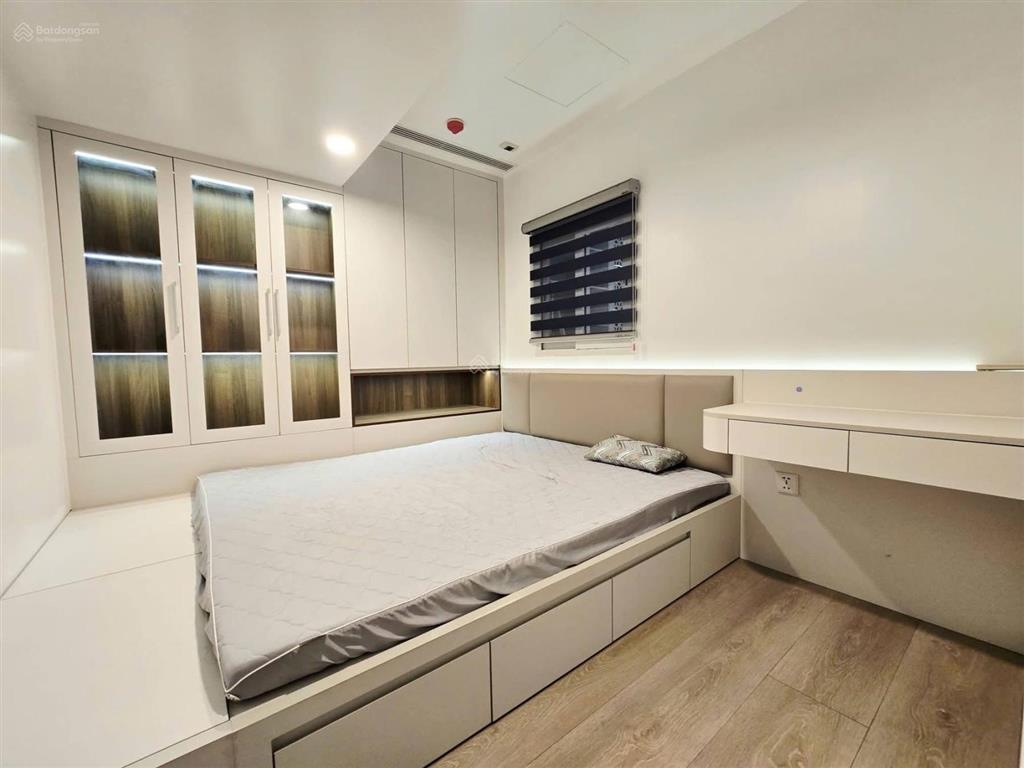 Siêu phẩm mp văn phú, hà đông, 70m2 * 5 tầng * giá chỉ 17 tỷ. phân lô vỉa hè. ô tô tránh. kinh doan