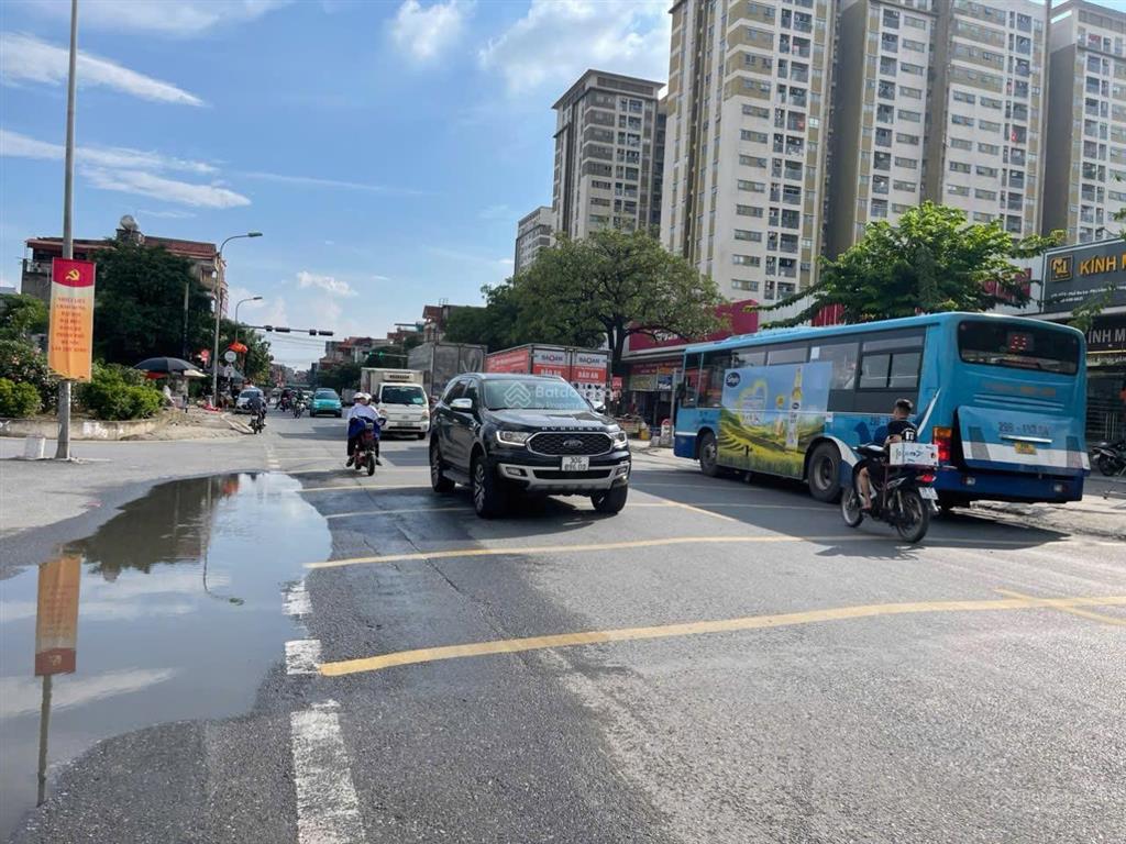 Bán nhà đẹp phú lương, hà đông, 40m * 5 tầng * giá 5 tỷ, ngõ nông, kinh doanh