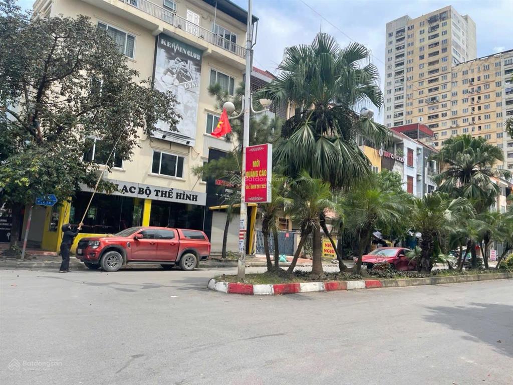 Nhà phân lô vạn phúc, hà đông. 65m2. 5 tầng, giá 13,5 tỷ. ô tô tránh nhau, vỉa hè. kinh doanh