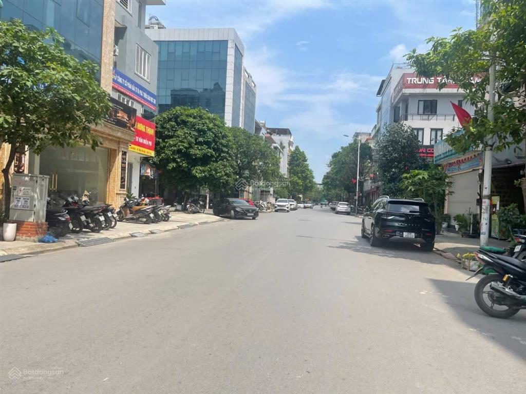 Nhà phân lô vạn phúc, hà đông. 65m2. 5 tầng, giá 13,5 tỷ. ô tô tránh nhau, vỉa hè. kinh doanh