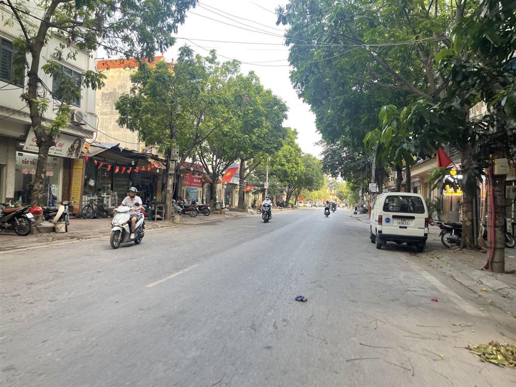 Siêu phẩm lô góc đa sỹ, 58m2, 3 tầng, mt 5,2 m, giá chỉ 6,8tỷ. kinh doanh