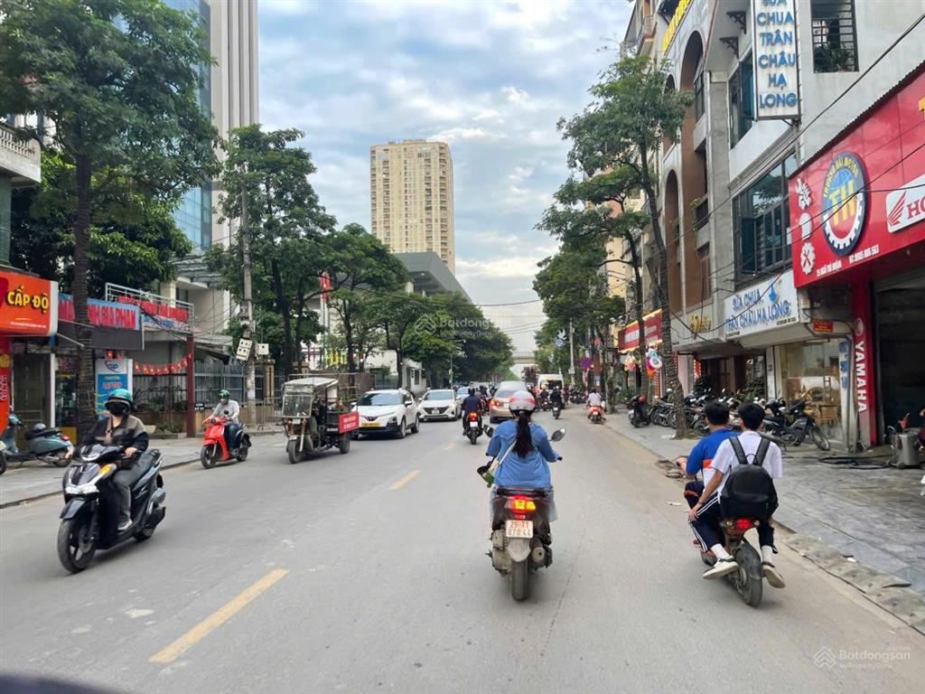 Bán mp chiến thắng, hà đông, 70m, 6 tầng, giá 15 tỷ, thang máy, ô tô tránh, kd sầm uất ngày đêm.
