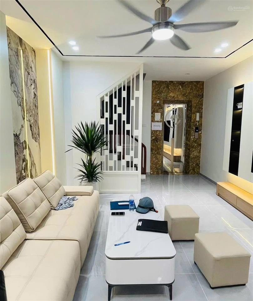 Bán nhà, mỗ lao 40m, 5 tầng, thang máy, giá 9 tỷ, ô tô, view hồ điều hòa, công viên, kd