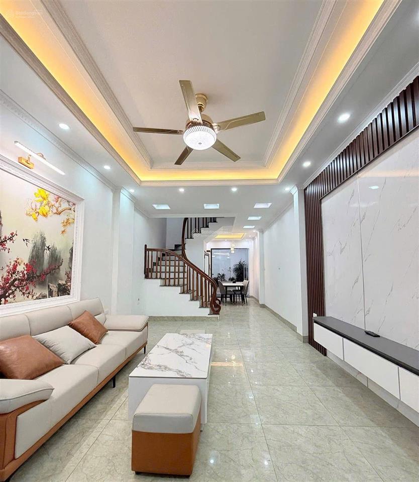 Bán nhà ngô thì nhậm, hà đông, 55m, 3 tầng, chỉ 10,2 tỷ, ô tô, kd, vài bước ra quang trung.