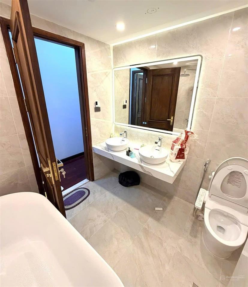 Bán nhà ngô thì nhậm, hà đông, 55m, 3 tầng, chỉ 10,2 tỷ, ô tô, kd, vài bước ra quang trung.