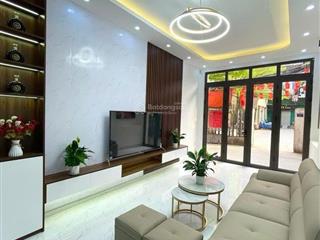 Cho thuê nhà * 35m * 5 tầng * 9tr/t. hộ gia đình phố xốm, phú lương, hà đông. ô tô. kd
