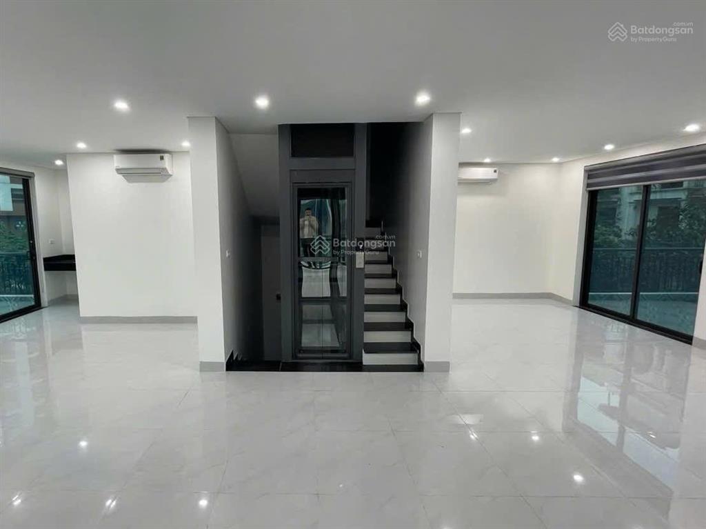 Cho thuê lô góc yên nghĩa, hà đông. 165m, 4 tầng, tm. mặt bằng kinh doanh cực đỉnh. văn phòng. cty.