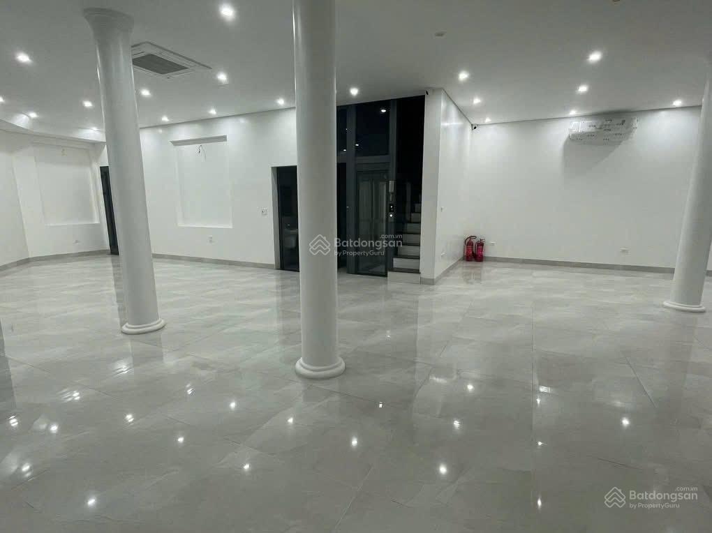 Cho thuê lô góc yên nghĩa, hà đông. 165m, 4 tầng, tm. mặt bằng kinh doanh cực đỉnh. văn phòng. cty.